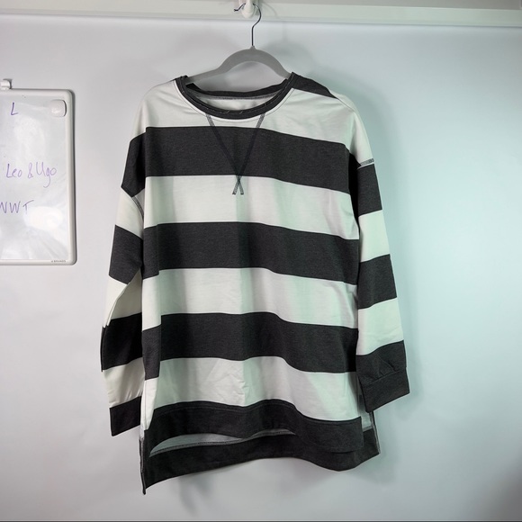 Vintage gray and white striped long sleeve knit - Picture 2 of 2